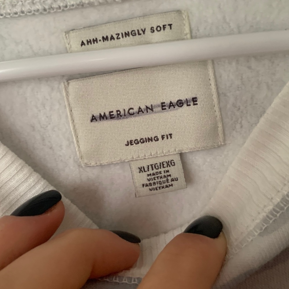 American Eagle Camo Crewneck - Picture 2 of 2